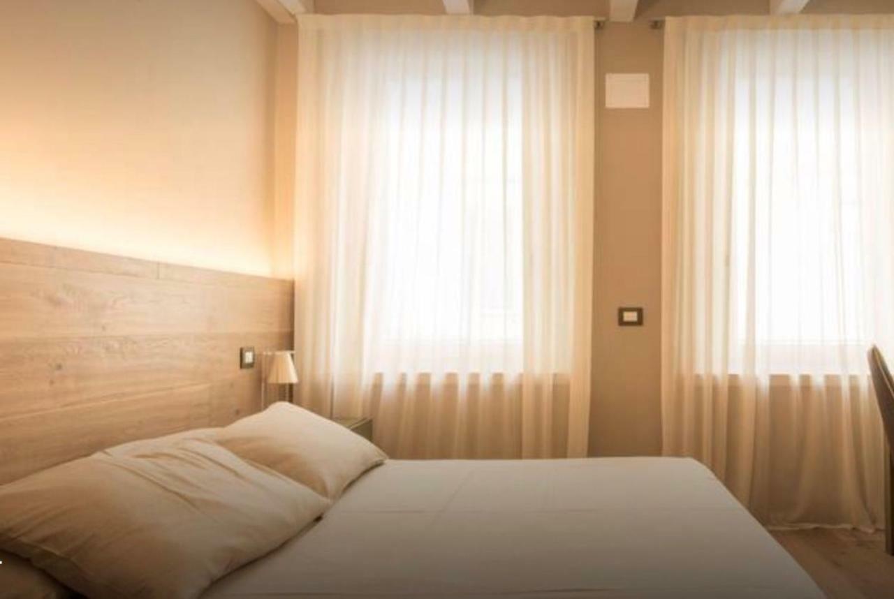 Accademia 21 Bed and Breakfast Mantua Buitenkant foto