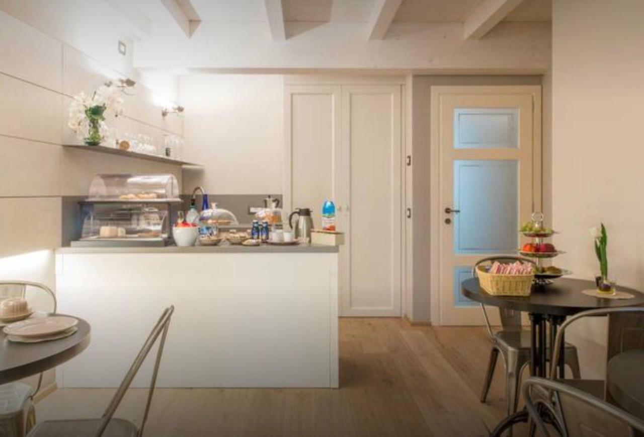 Accademia 21 Bed and Breakfast Mantua Buitenkant foto