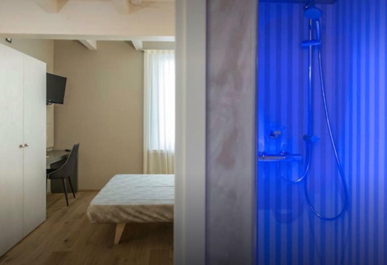 Accademia 21 Bed and Breakfast Mantua Buitenkant foto