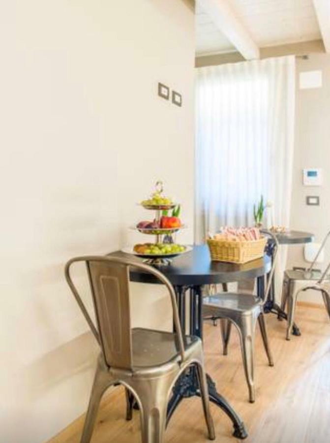 Accademia 21 Bed and Breakfast Mantua Buitenkant foto